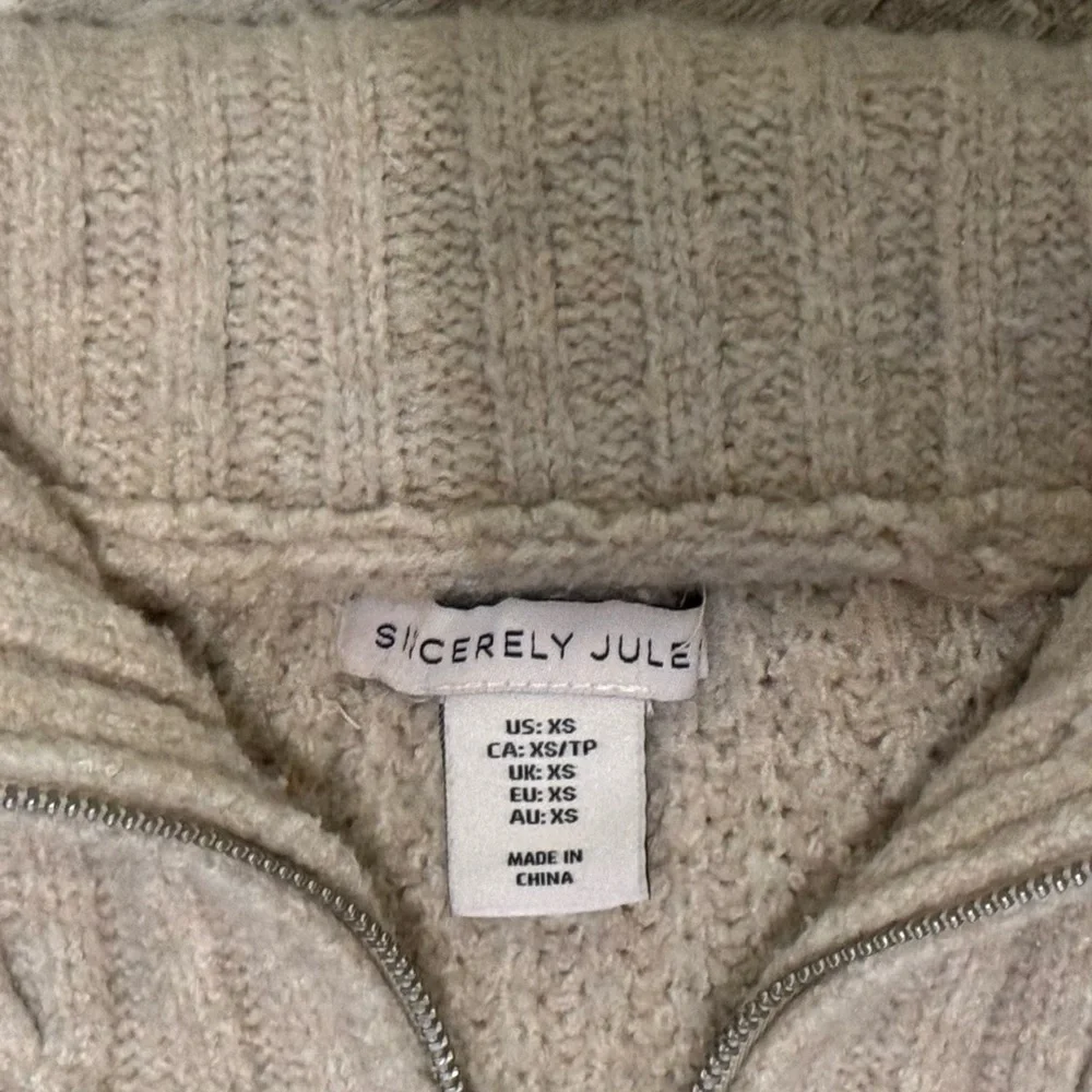 NEW Sincerely Jules Cable Knit Beige Cropped Sweater - Size XS - NEW $168 - Picture 2 of 6